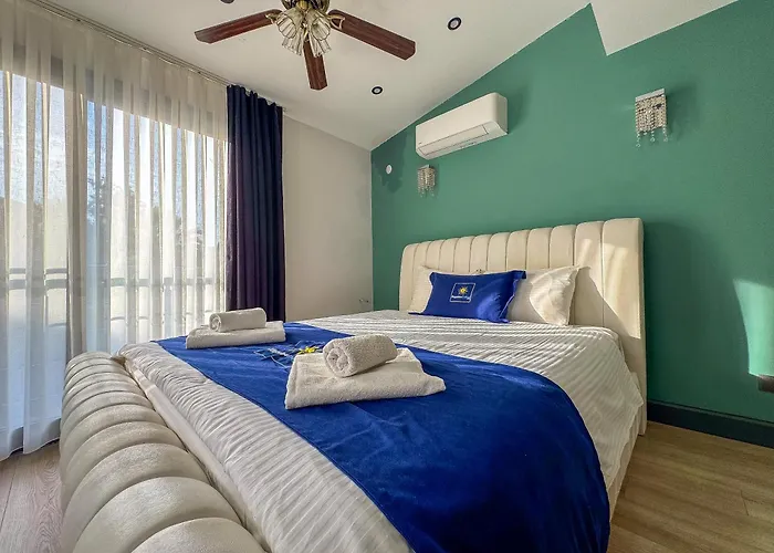 Talia * 库萨达斯